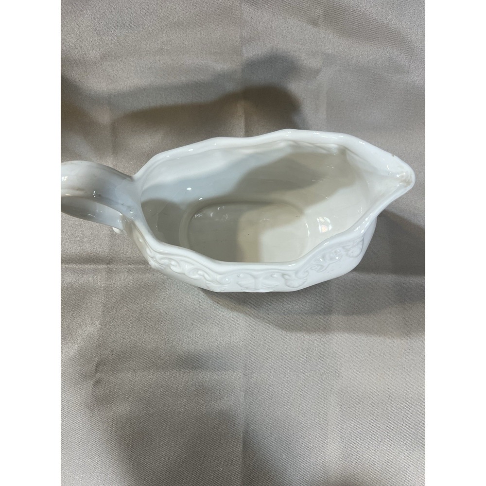 VTG GRAVY BOAT OFF WHITE WITH EMBOSSED SCROLL~ BICO‎ CHINA (2496) - Picture 2 of 6